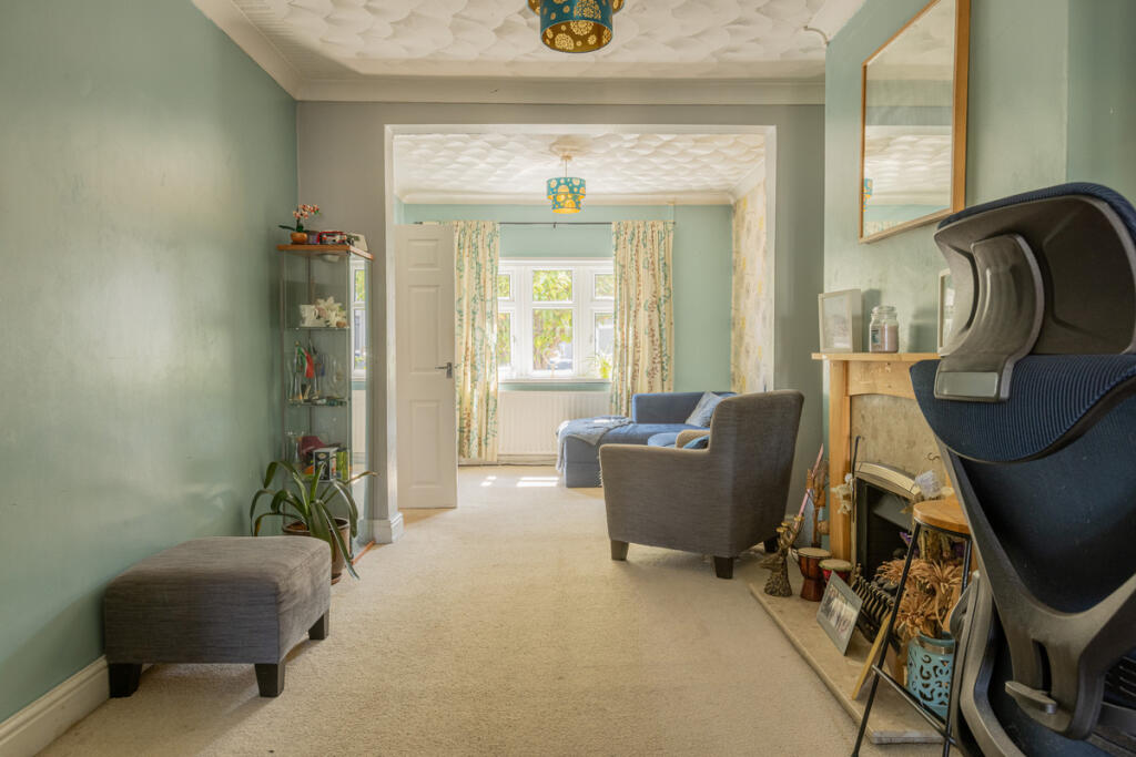 House in Newport - View 5