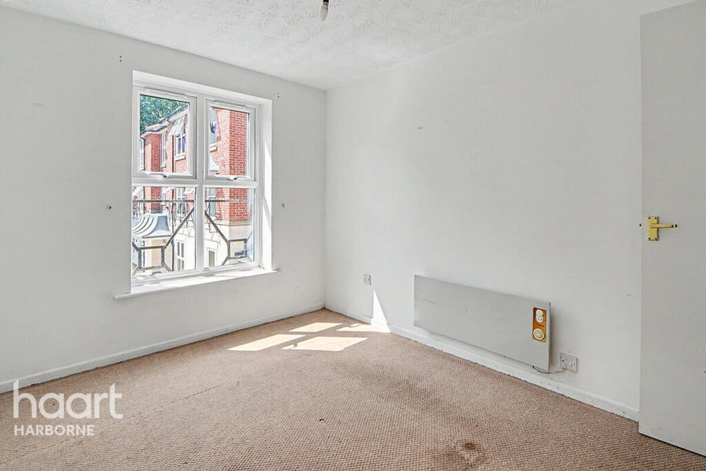 Apartment in Birmingham, West Midlands - View 5