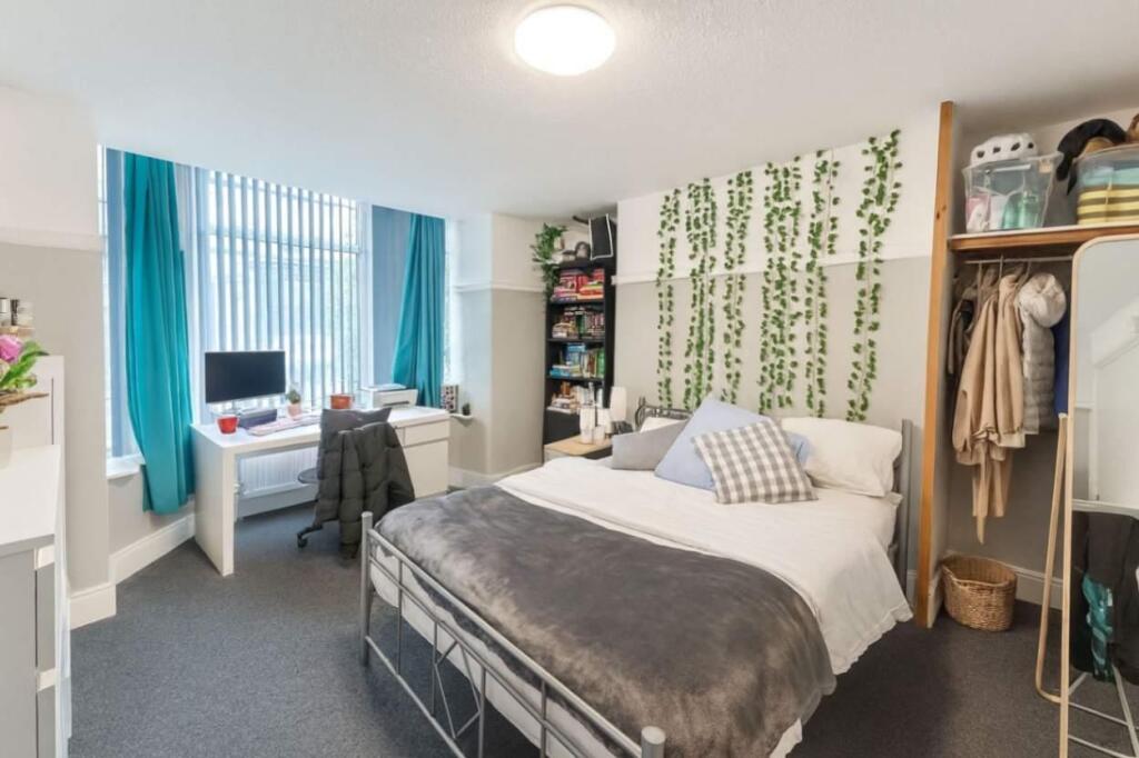 House in Sheffield - View 5