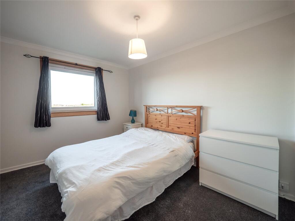 Apartment in Edinburgh - More