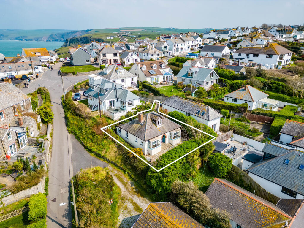 Main image of property: 28 New Road, PL29