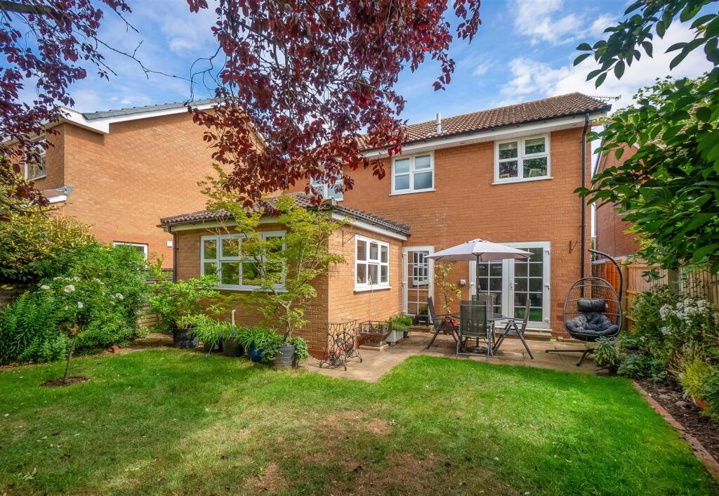 4-bed detached on Lincoln Close, Wellesbourne, Warwick, £475,000