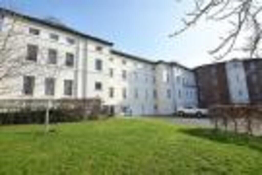 Main image of property: The Crescent, Gloucester