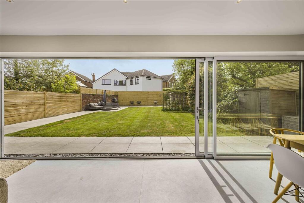 Tanyard Drive, Hale Barns, WA15 photo 4