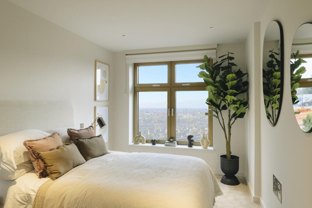 Apartment in Southall - View 3
