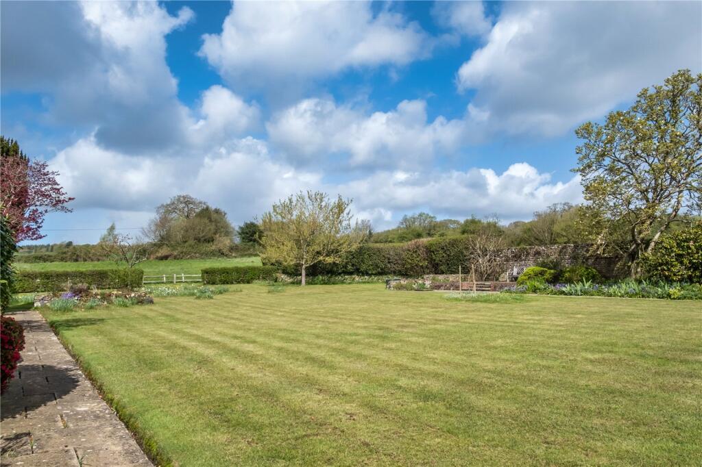Easebourne, Midhurst, West Sussex, GU29 photo 3