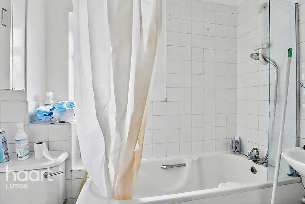 Main image of property: Kelling Close, Luton