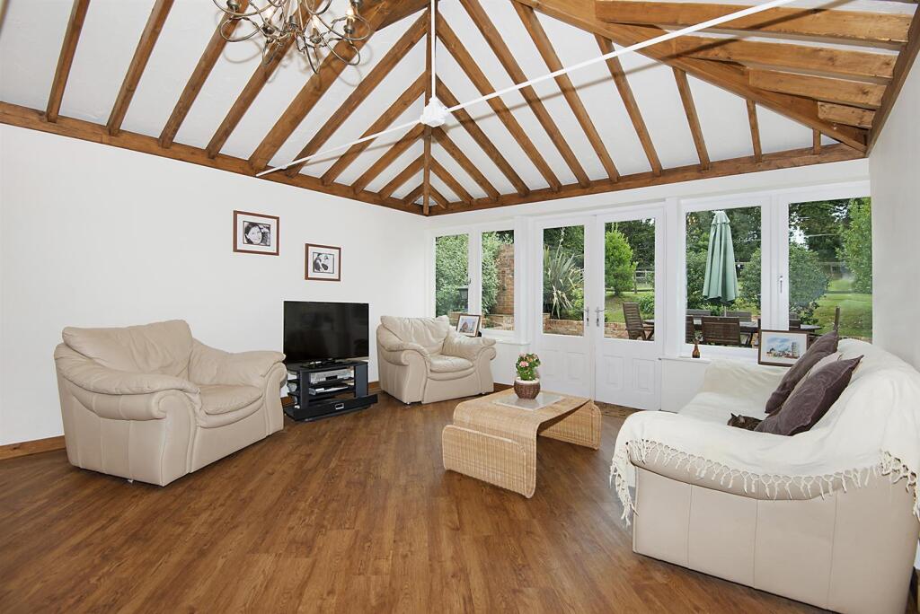 House in Tonbridge - More