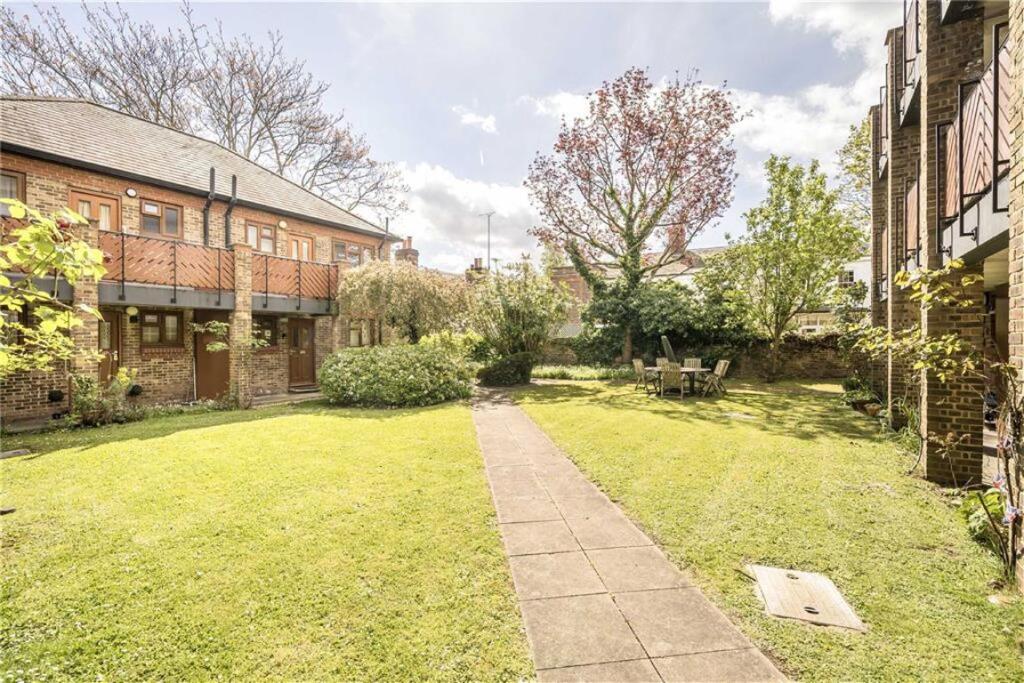 Main image of property: Cedars Court, Roehampton
