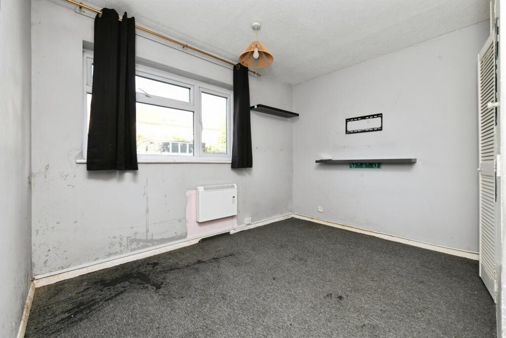 Apartment in Heybridge - View 5