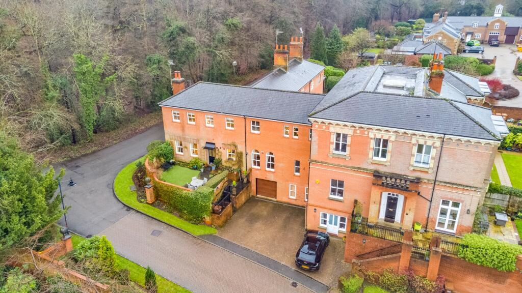 Main image of property: Sherrards Mansions, Welwyn Garden City, Hertfordshire, AL8 7AY