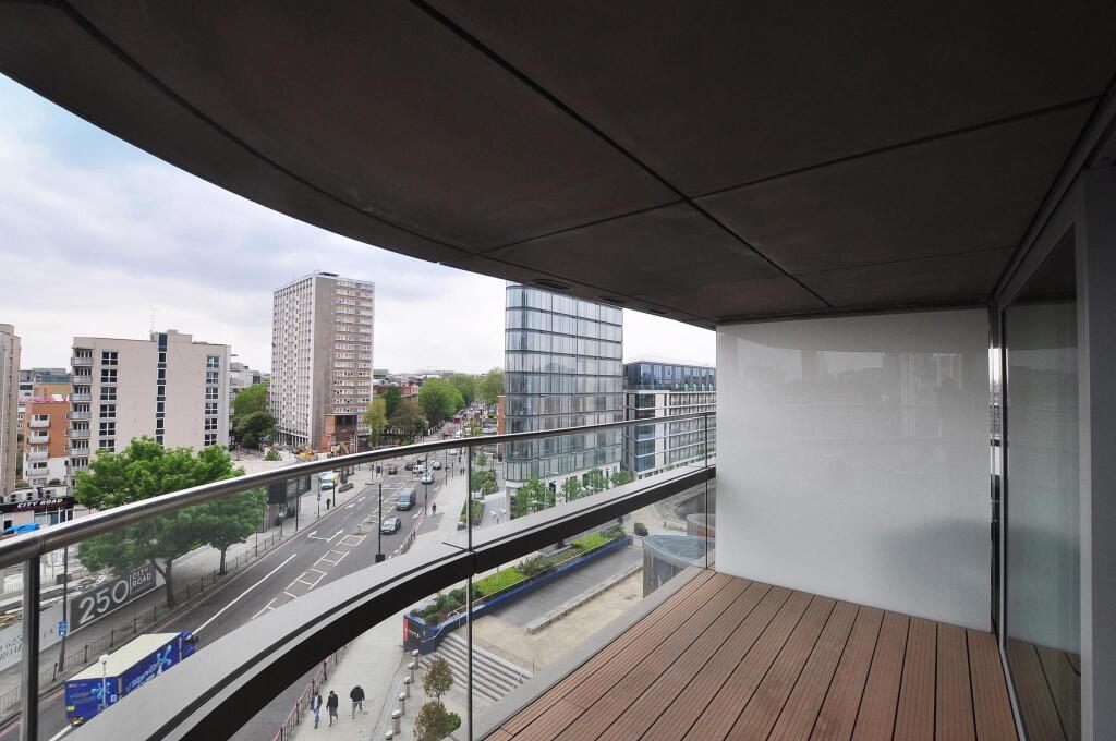 Apartment in London, St Luke's, Finsbury - View 4