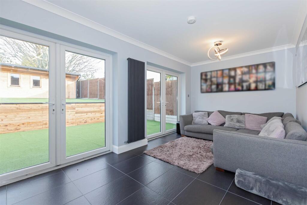 114 Findon Road photo 4