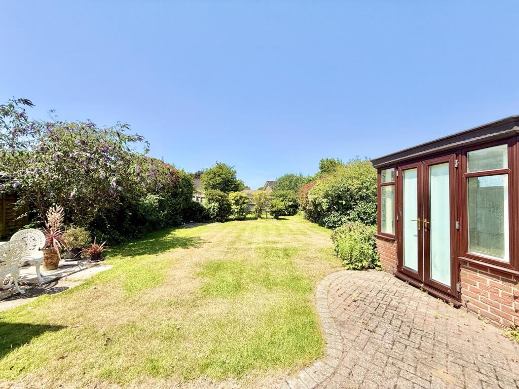 House in Highcliffe-on-Sea, Walkford, Highcliffe and Walkford - View 4