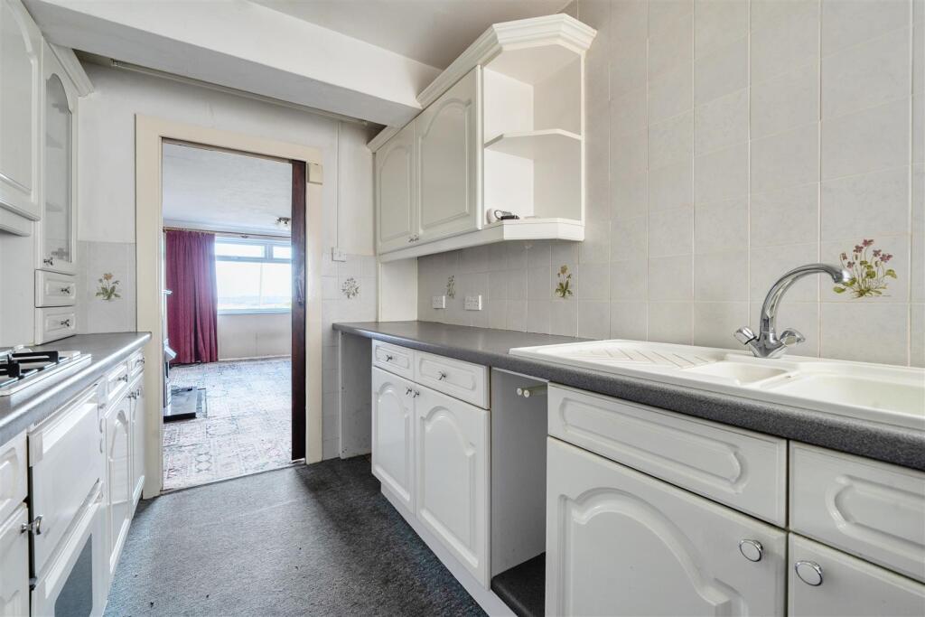 House in Dorchester, Milborne St. Andrew - View 4