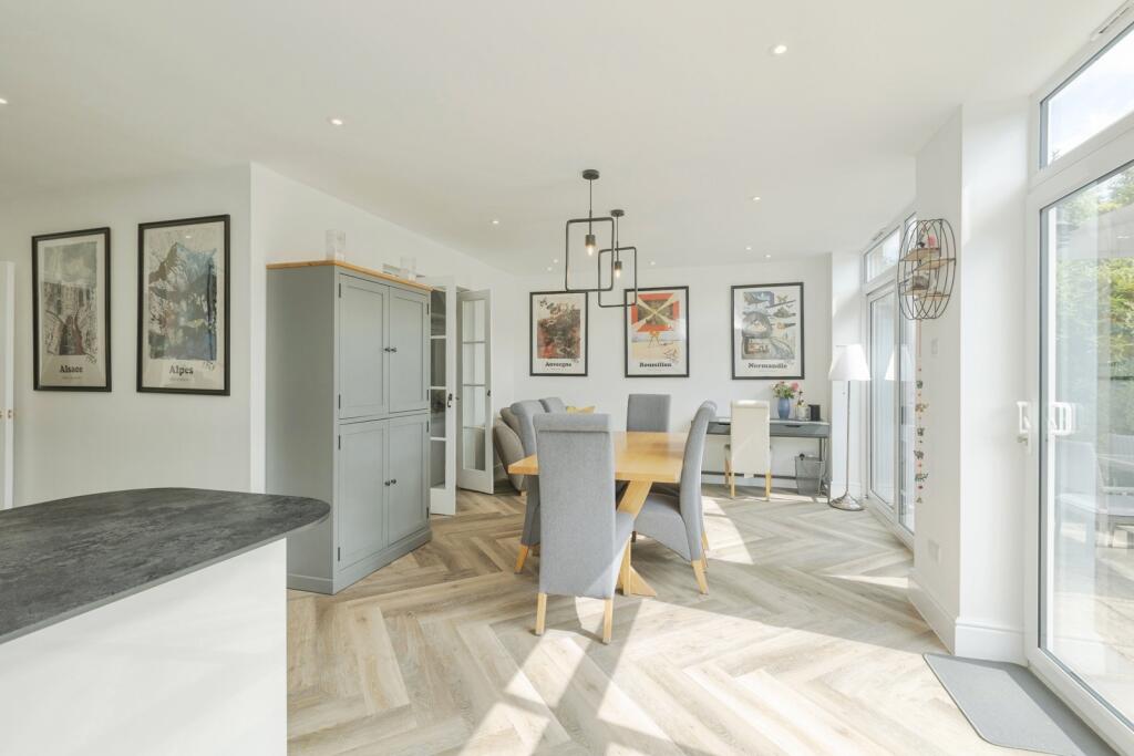House in Tunbridge Wells, Kent - View 3