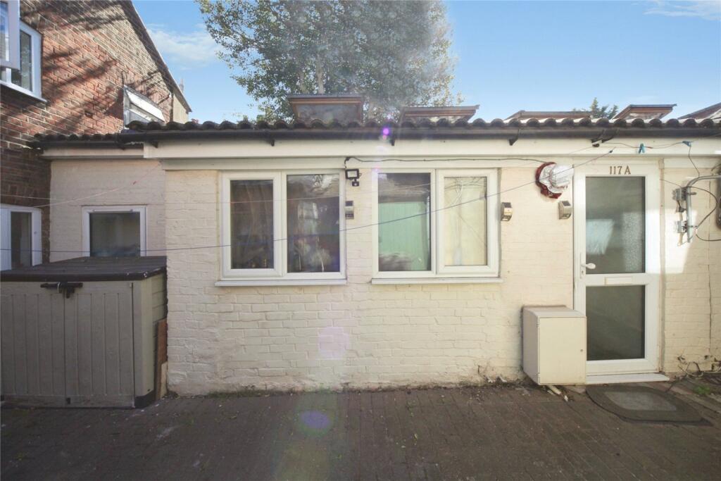 Main image of property: Wellington Street, Luton, Bedfordshire, LU1