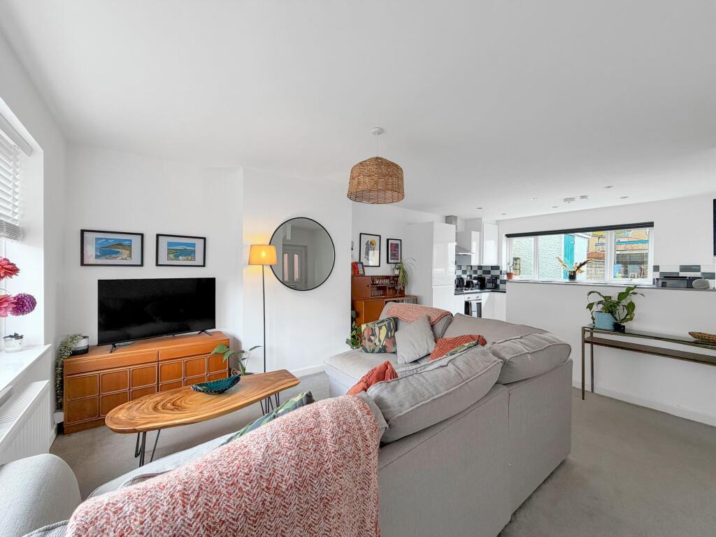 House in Caerphilly, Energlyn, Penyrheol Trecenydd & Energlyn - View 2