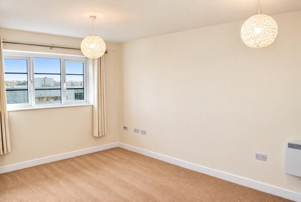 Apartment in Rushmoor, Hampshire - View 5