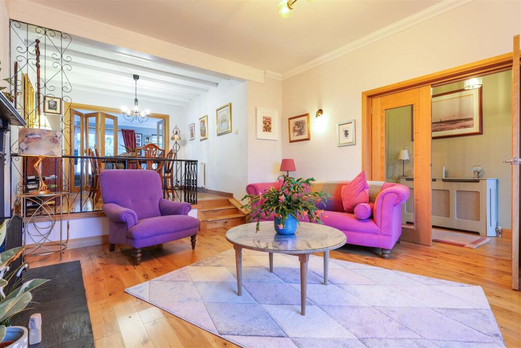 Lochknowe Street, Braidwood, Carluke photo 3