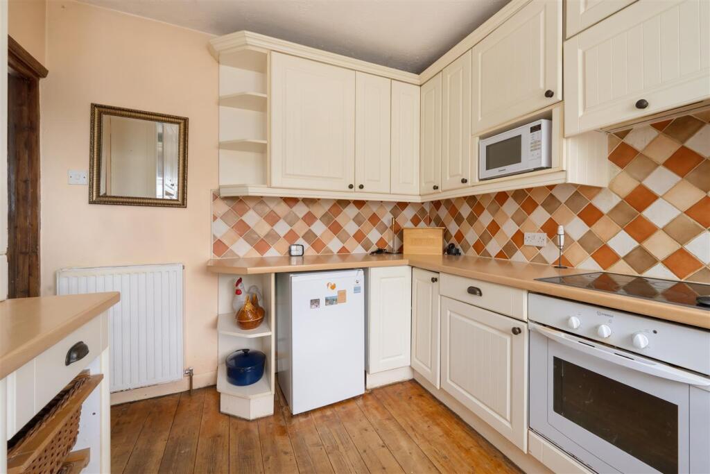 House in Canterbury - More