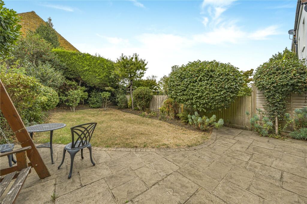 House in Kingston upon Thames - View 3