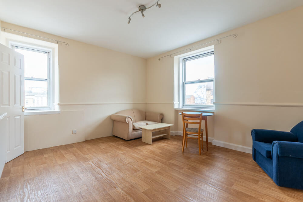 Main image of property: 0550L Simon Square, Edinburgh, EH8 9HP