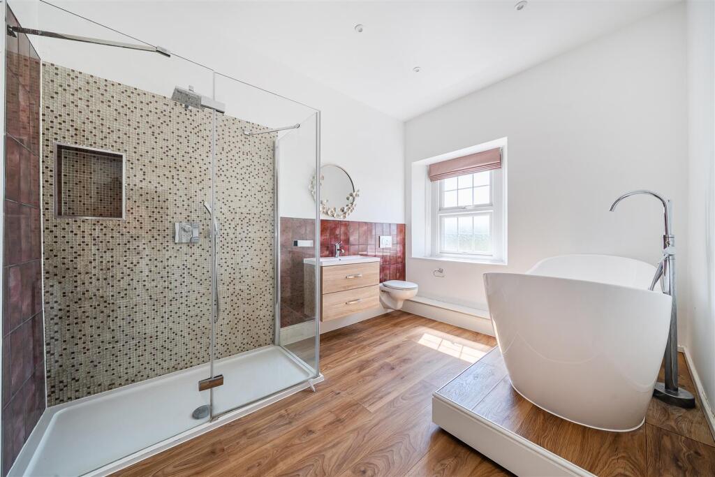 House in Bath - View 5