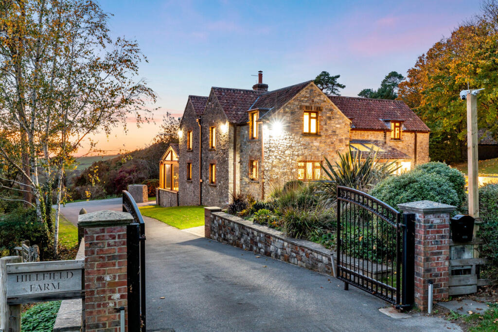 Main image of property: Mearcombe Ln