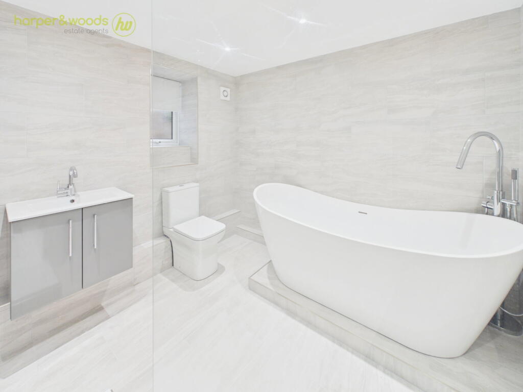Apartment in Wirral, Liverpool City Region - View 3