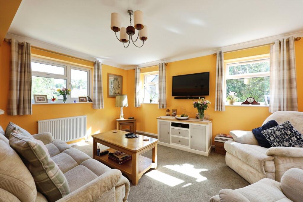 House in Totland, Colwell Bay - View 2
