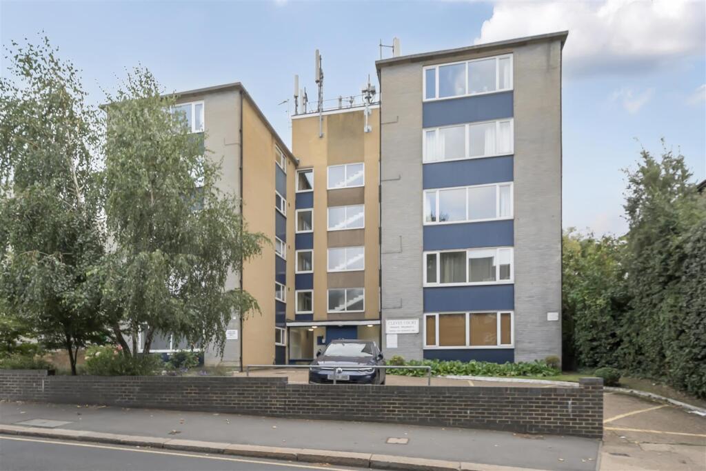 2-bed apartment on St. Mark's Hill, Surbiton, £389,950