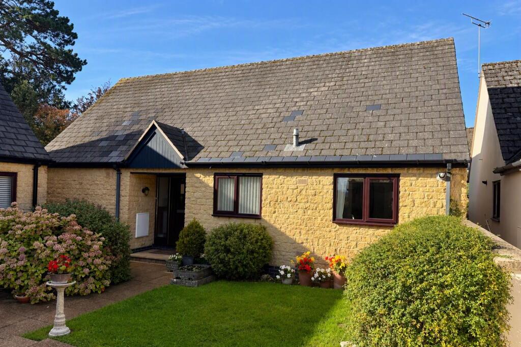 2-bed detached on Fosseway House, Stow-on-the-Wold, £485,000