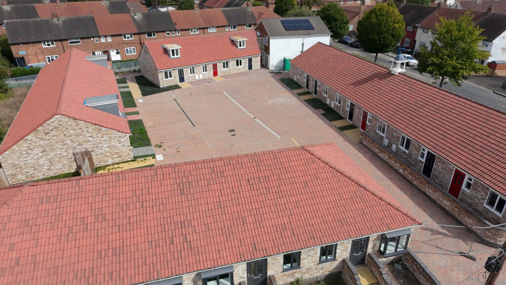Main image of property: 222 Wansbeck Road, Hull, HU8