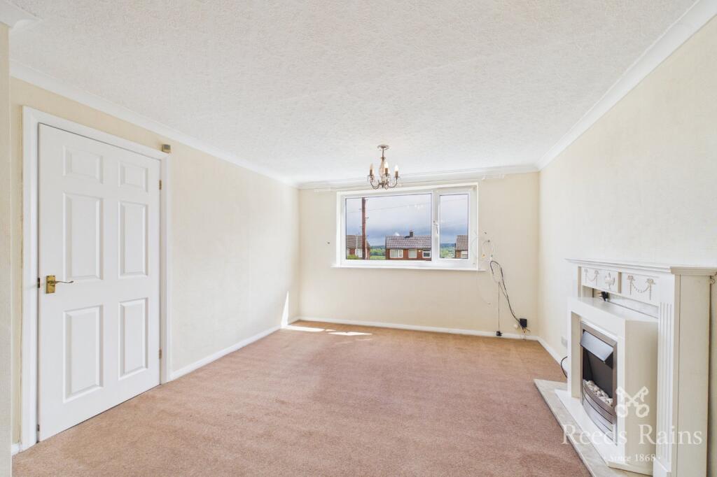 Knaresborough Drive, Huddersfield, West Yorkshire, HD2 photo 3