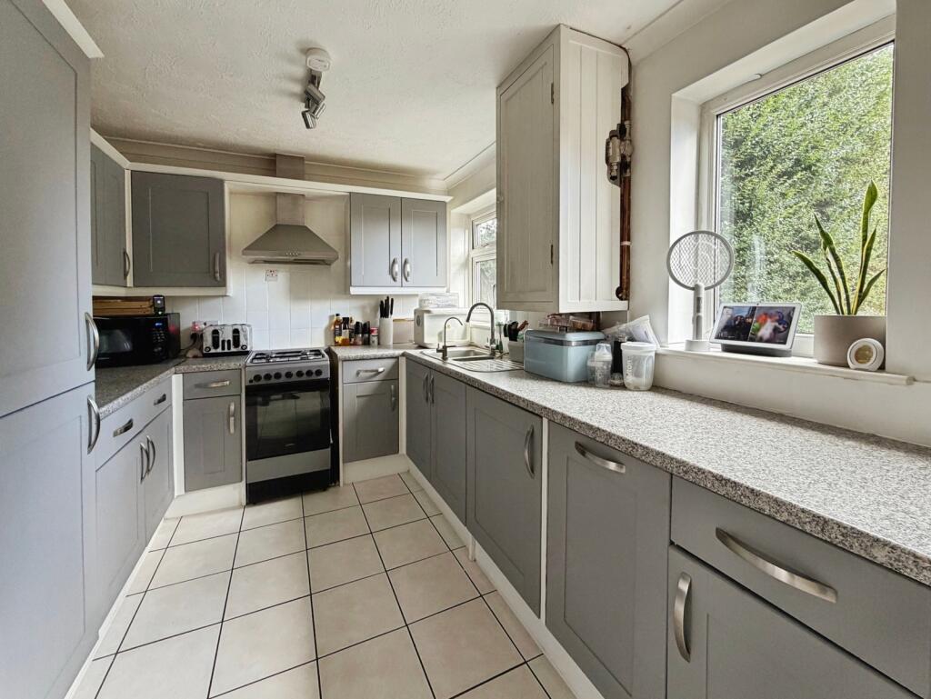 House in Guildford - View 4