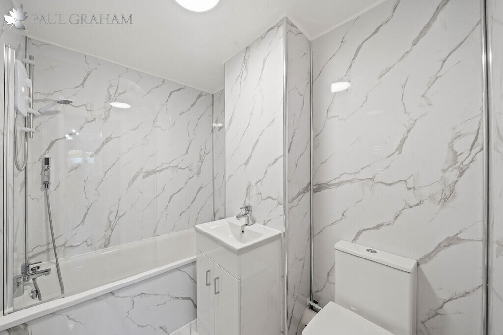 Apartment in London, Hackbridge - View 5