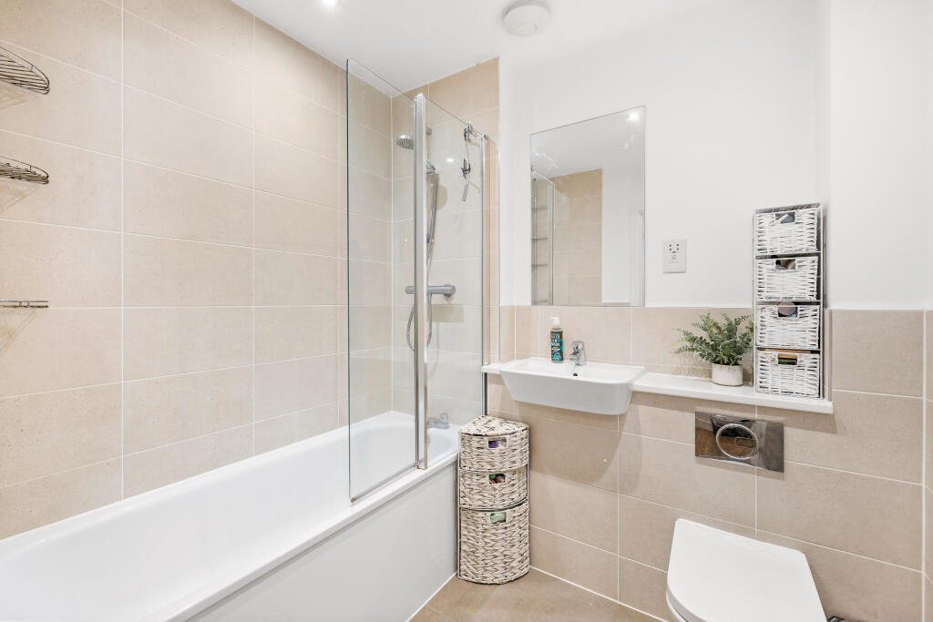 Apartment in Redhill - View 5