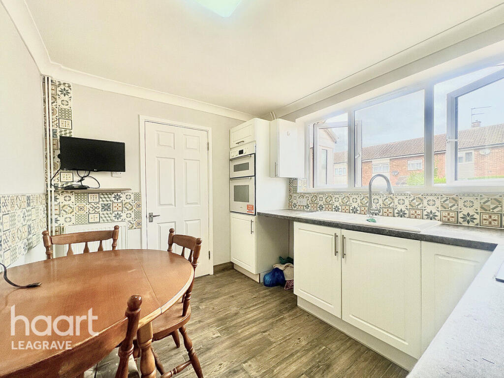 Leaf Road, Dunstable - View 5