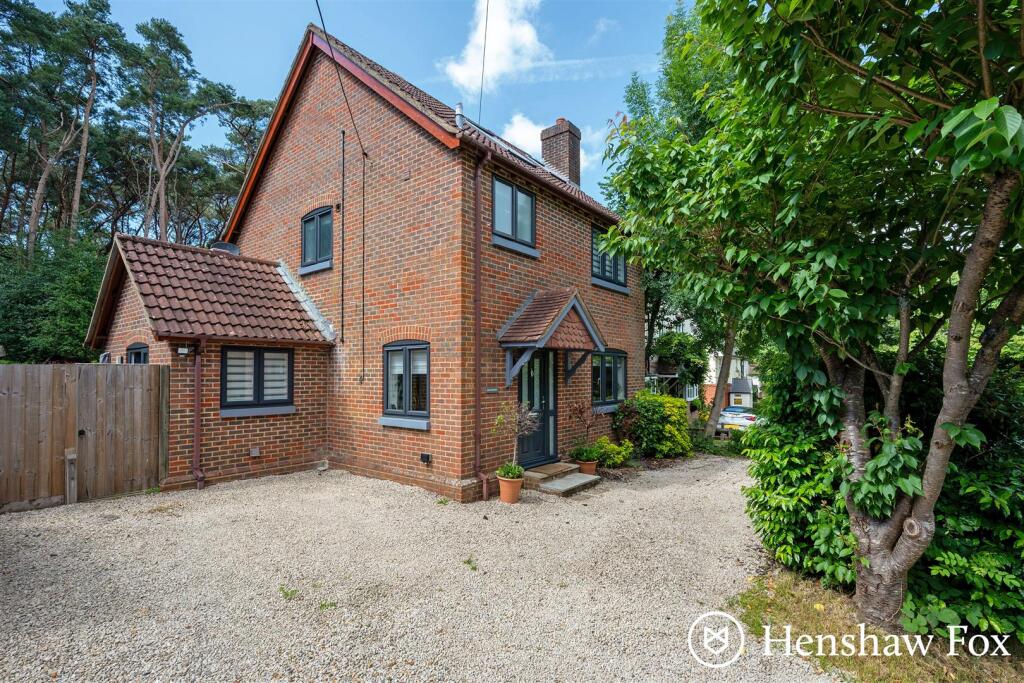 Main image of property: Saunders Lane, Awbridge, Hampshire
