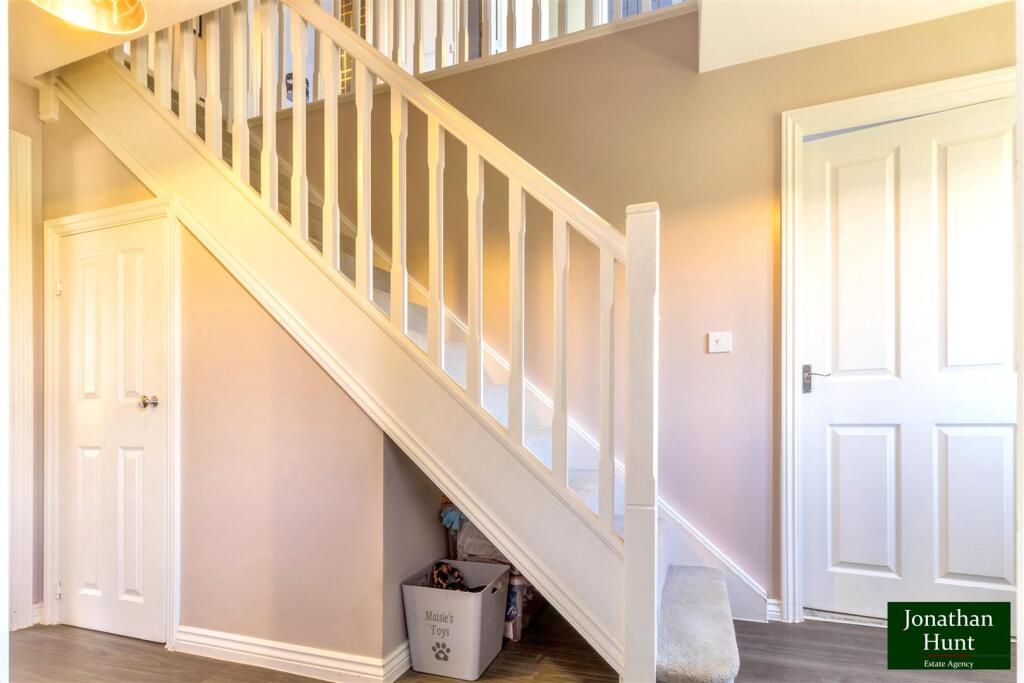 House in East Hertfordshire, Meadow Vale, Buntingford - View 4