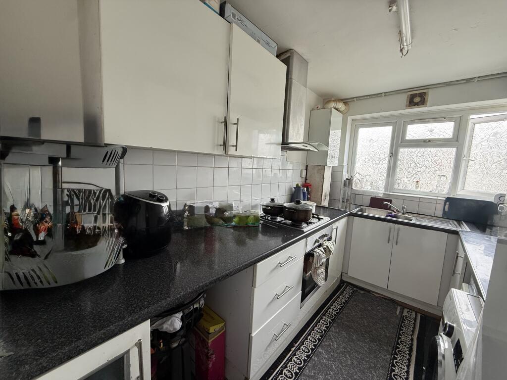 Apartment in Southall - More