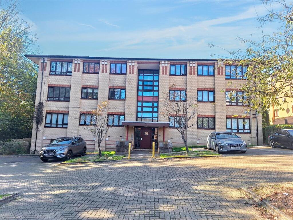 Apartment in Milton Keynes, Central Milton Keynes