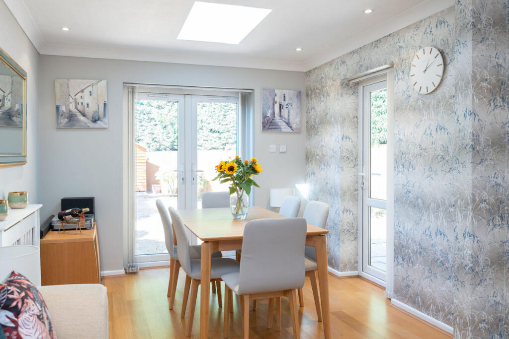 House in Horsham, Oakhill - View 3