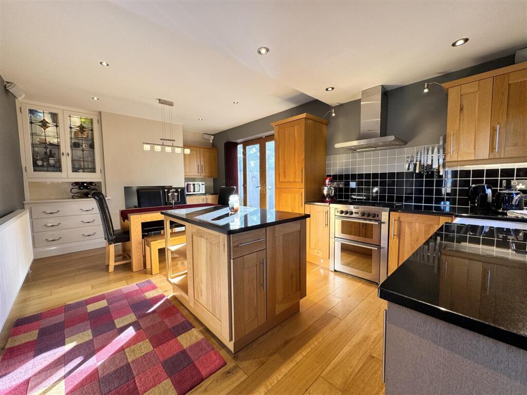House in Huddersfield, Clayton West - More