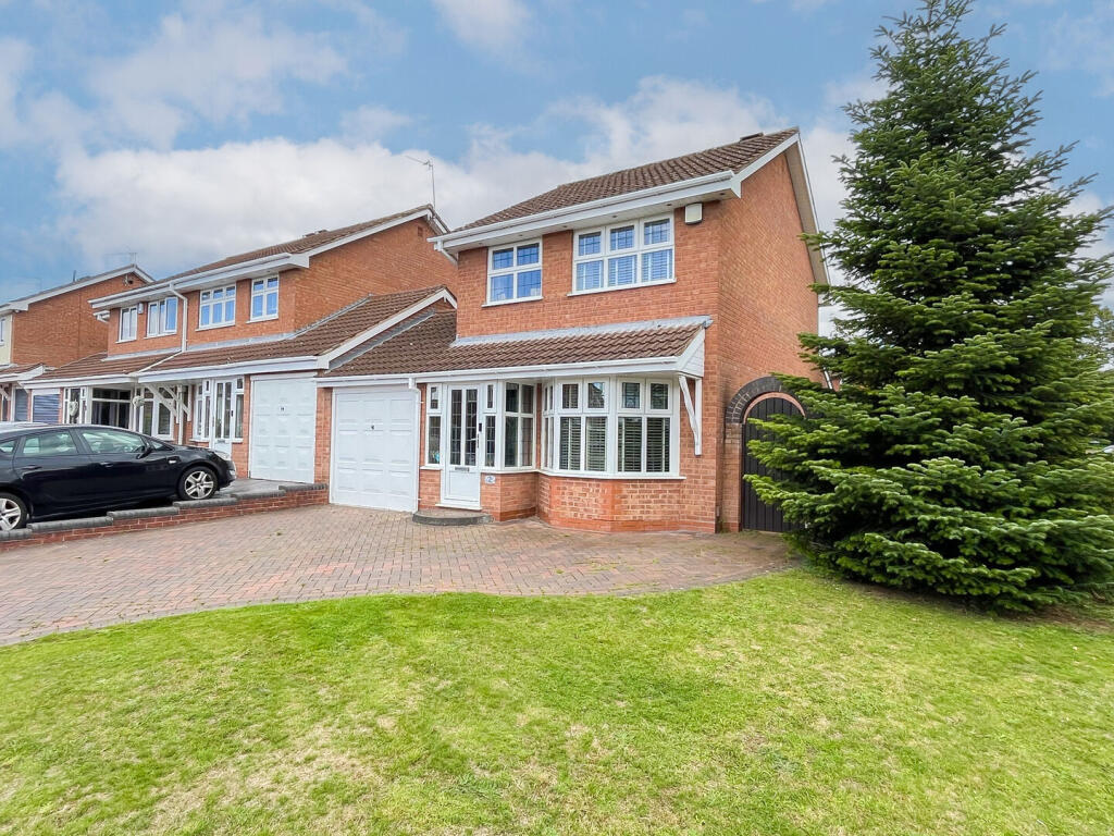 3-bed terraced on Gatcombe Close, Moseley Parklands, £325,000