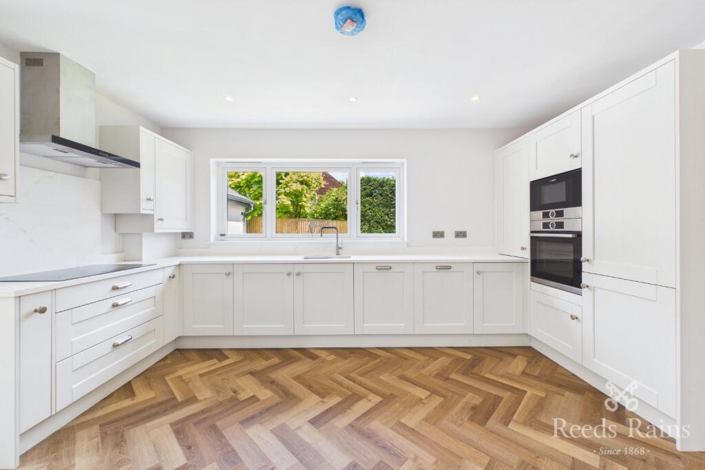 House in Wakefield - View 3
