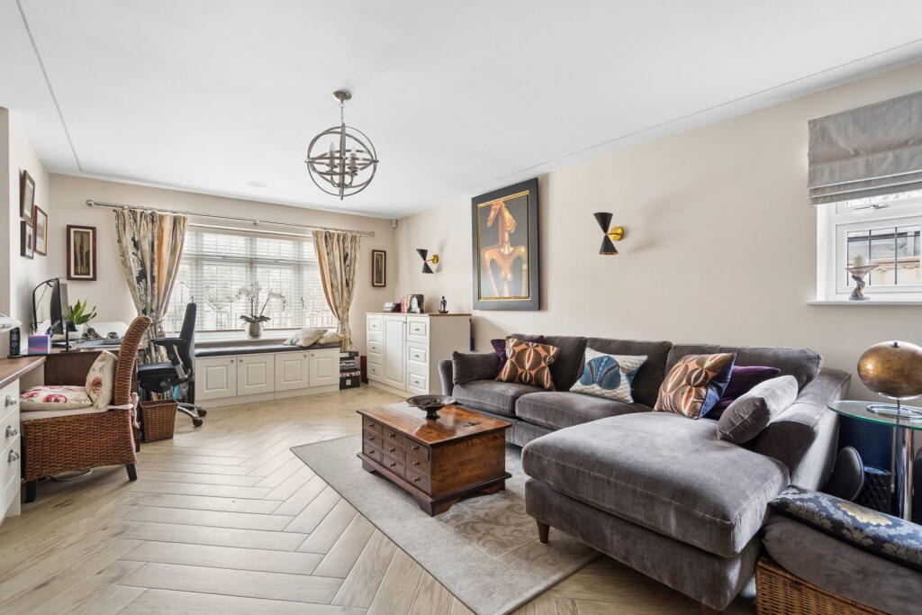 House in Watford - View 5