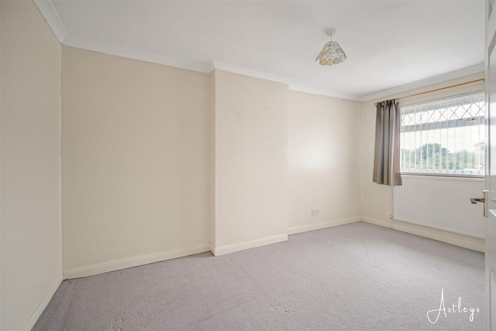 House in Neath - View 4