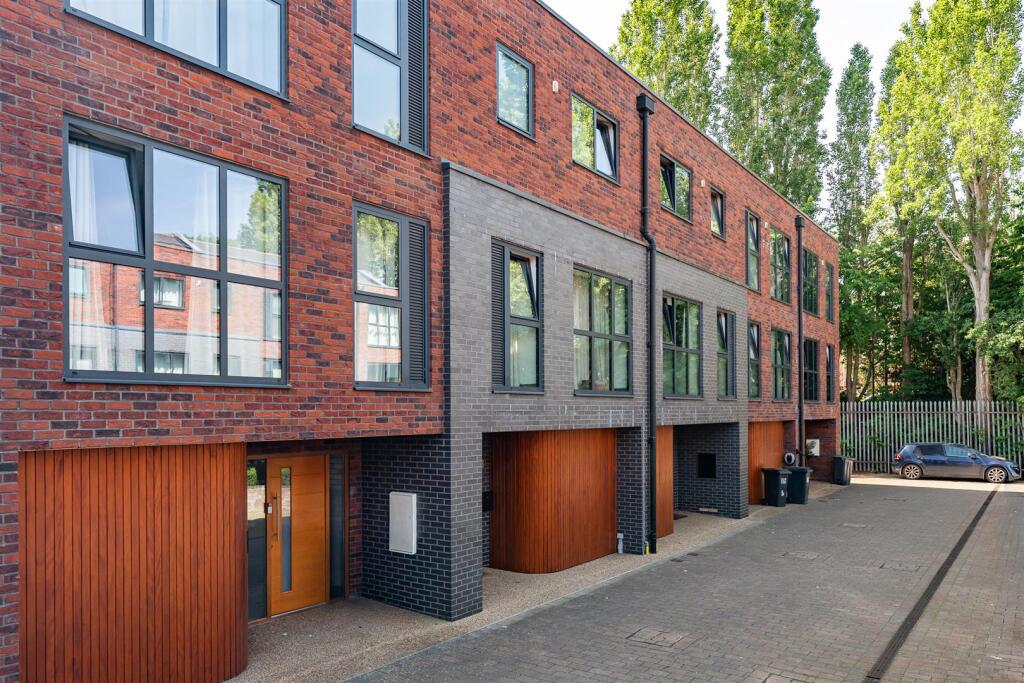 Main image of property: Groom Place, Welwyn Garden City